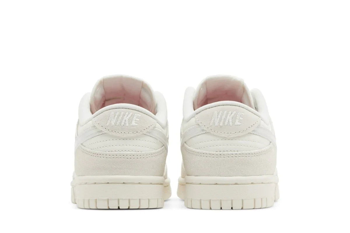 Nike Dunk Low Swoosh irisé beige
