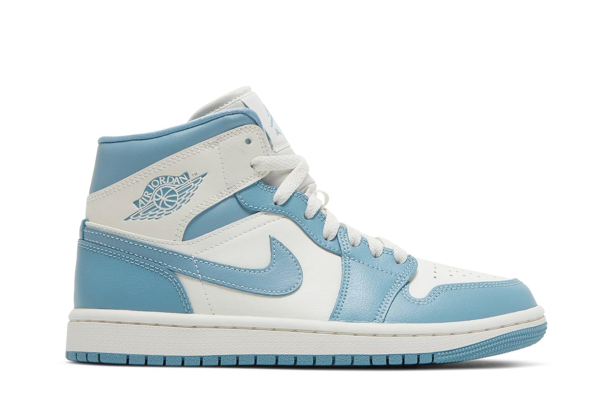 Air Jordan 1 Mid Bleu Université (UNC)