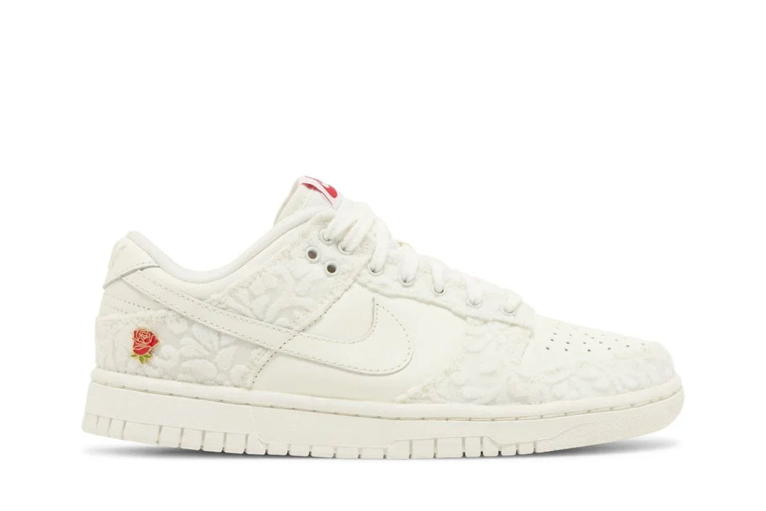 Nike Dunk Low Give Her Flowers Blanc