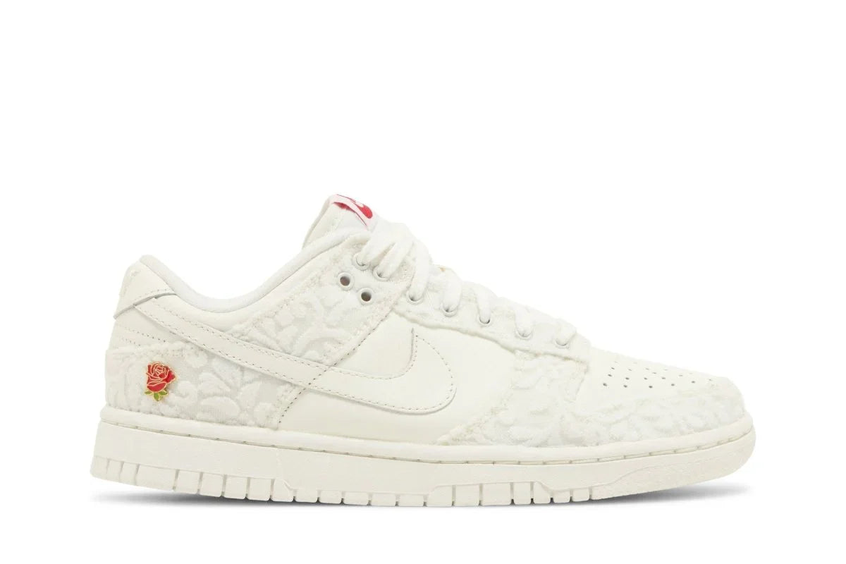 Nike Dunk Low Give Her Flowers Blanc