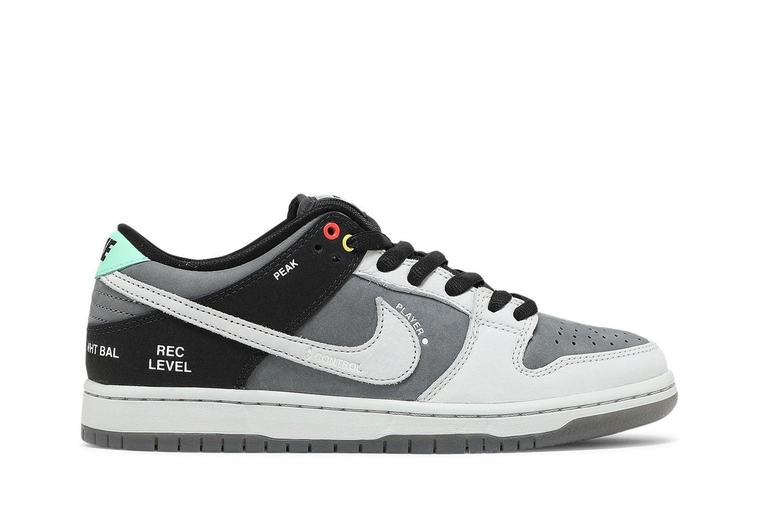 Nike SB Dunk Low VX 1000 Caméscope Gris