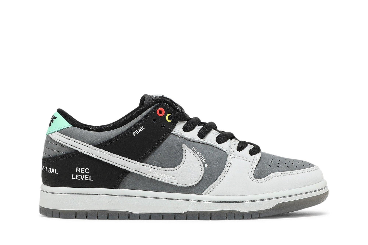 Nike SB Dunk Low VX 1000 Caméscope Gris