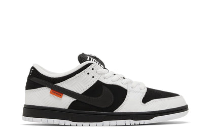 TIGHTBOOTH x Nike SB Dunk Low Pro Noir Blanc
