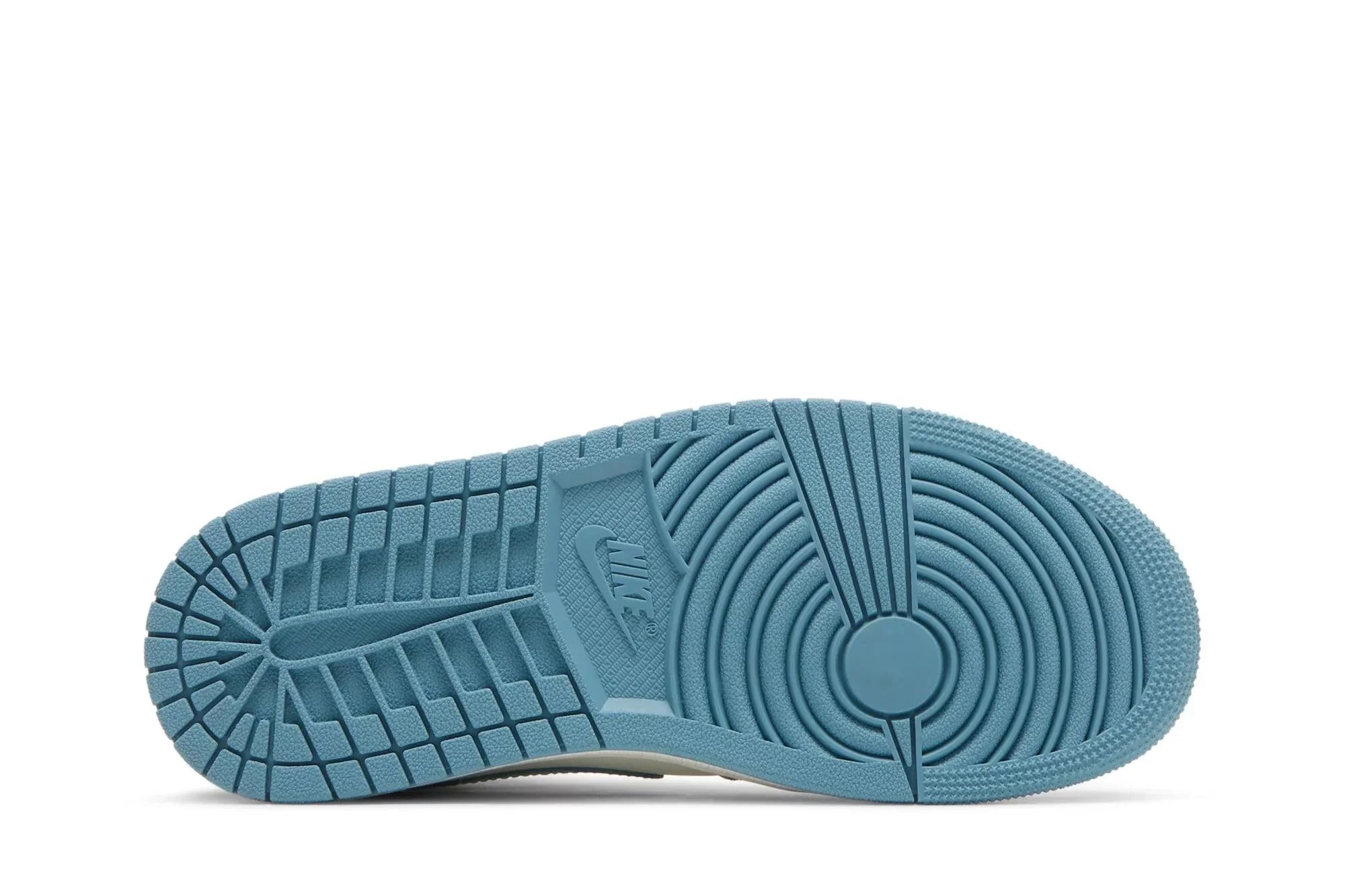 Air Jordan 1 Mid Bleu Université (UNC)