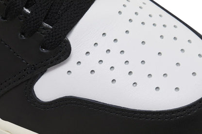 Air Jordan 1 Retro High OG Black Toe Rouge réinventé