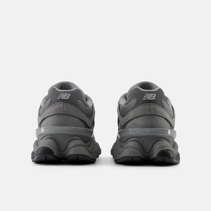 New Balance 9060 Team Away Gris
