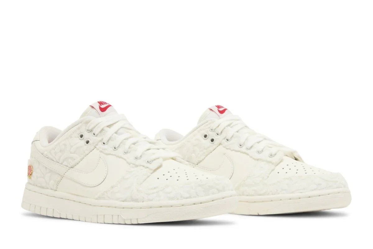 Nike Dunk Low Give Her Flowers Blanc