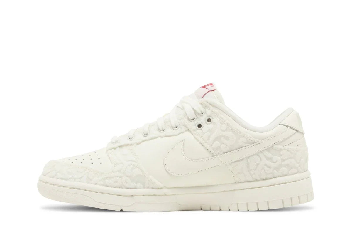 Nike Dunk Low Give Her Flowers Blanc