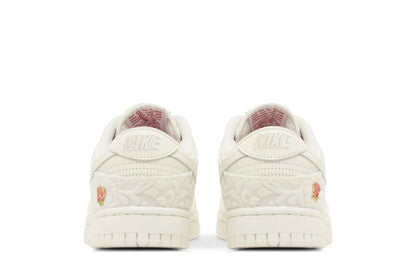 Nike Dunk Low Give Her Flowers Blanc