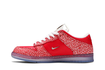 Nike SB Dunk Low x Stingwater Magic Mushroom Rouge