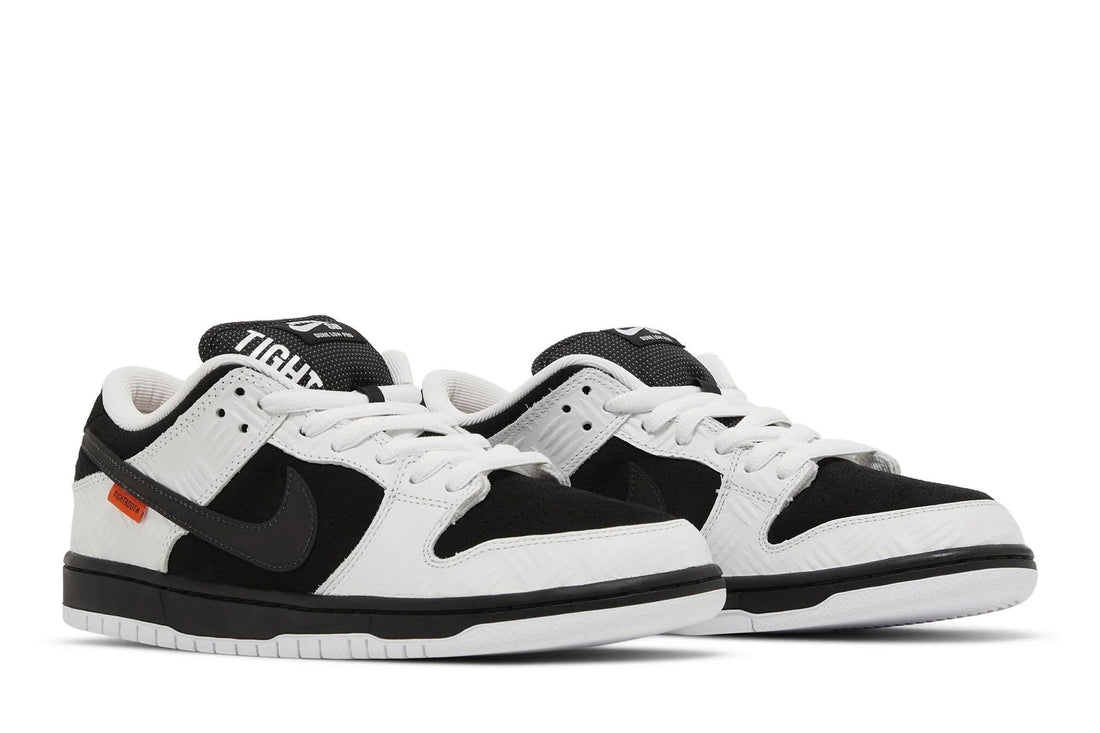TIGHTBOOTH x Nike SB Dunk Low Pro Noir Blanc